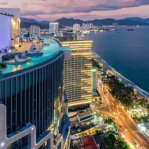 Panorama Beachfront Апартаменты Нячанг